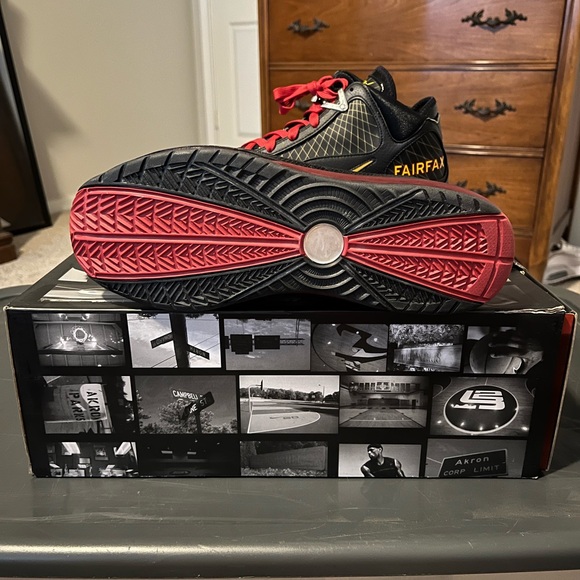 LeBron VII QS “Fairfax Away” - Picture 4 of 7